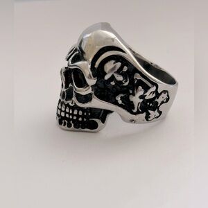 Stainless steel skull ring
